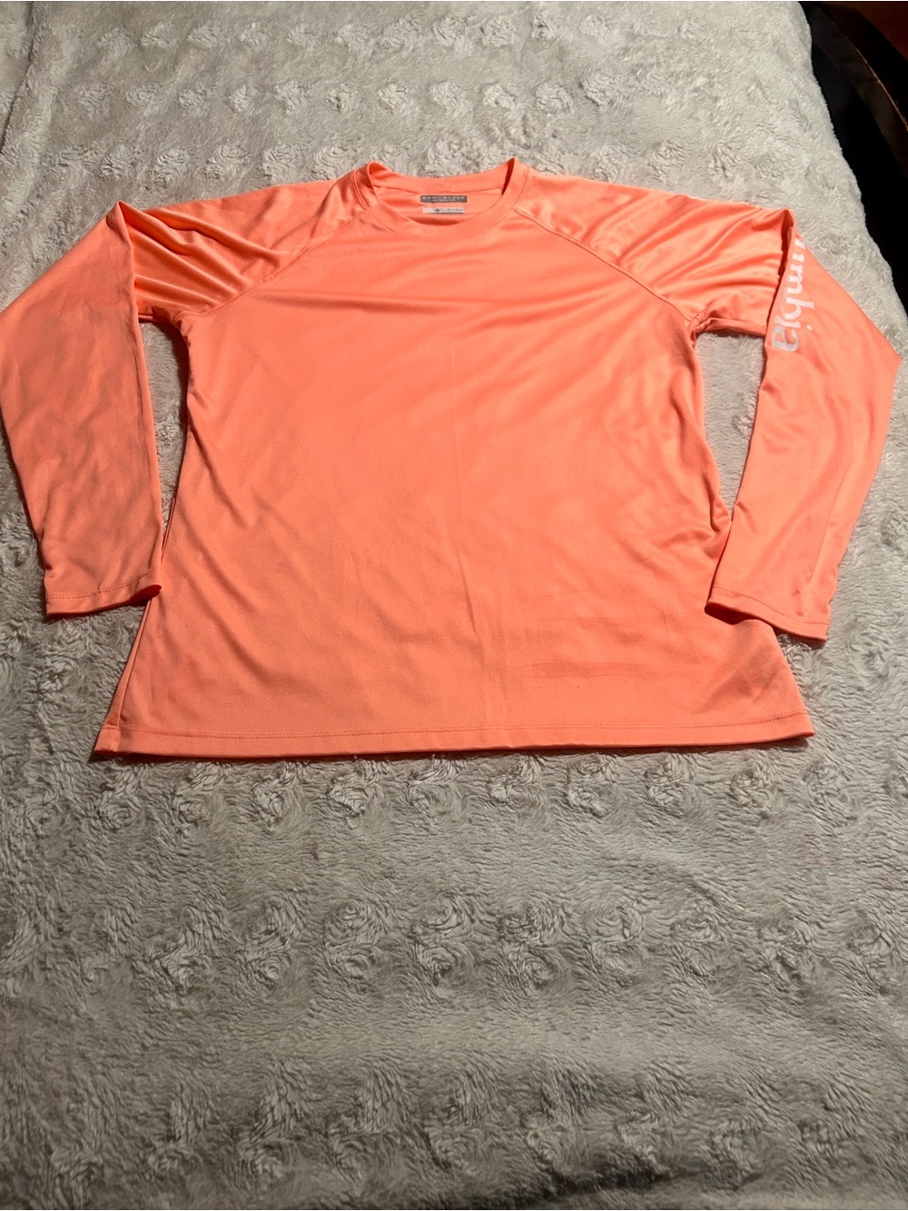 Columbia Women's Long-Sleeve Performance Tee - Coral Peach Large